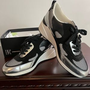 Sz 11 NEW Womens INC Sneakers